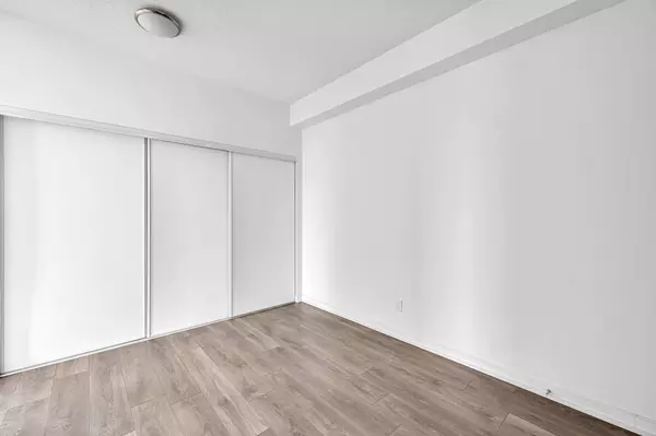 Toronto C15, ON M2J 1M5,36 Forest Manor RD #805
