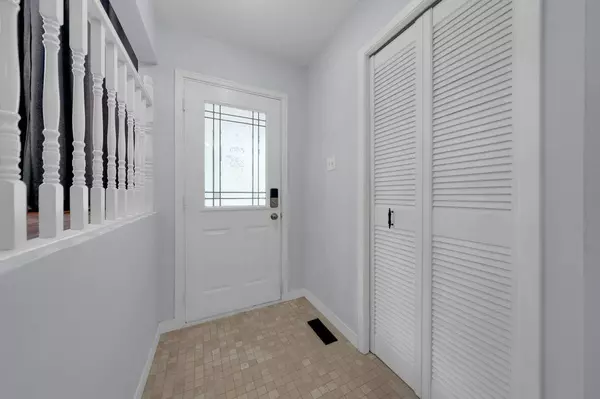 Whitby, ON L1N 6C8,36 Dawson ST