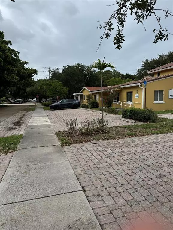 Fort Lauderdale, FL 33316,1848 SE 1ST AVE