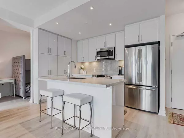 Innisfil, ON L9S 0N9,375 Sea Ray AVE #322