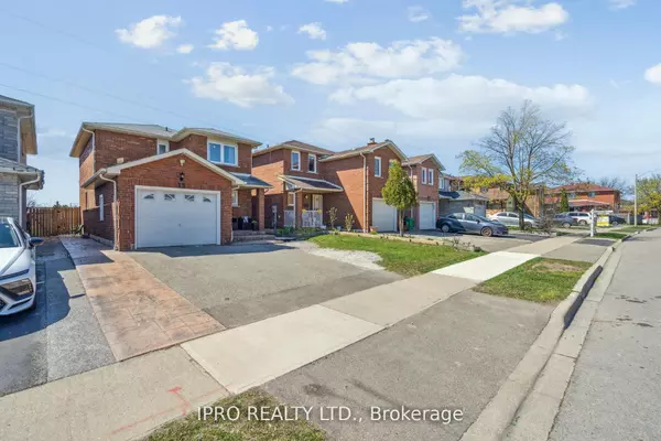 Brampton, ON L6Y 3T6,15 Fallen Oak CT