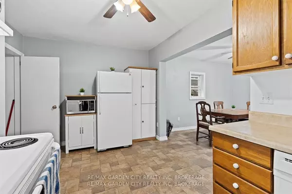 Thorold, ON L2V 1K1,112 Clara ST