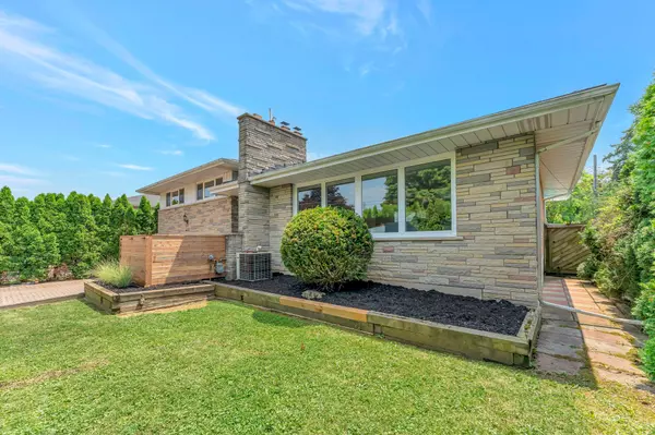 Hamilton, ON L9G 3A5,672 Hiawatha BLVD