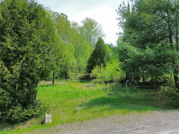 Temagami, ON P0H 2A0,14 Hillcrest DR