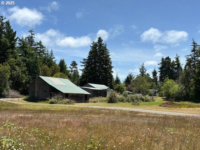 Bandon, OR 97411,87248 LOSHBAUGH LN