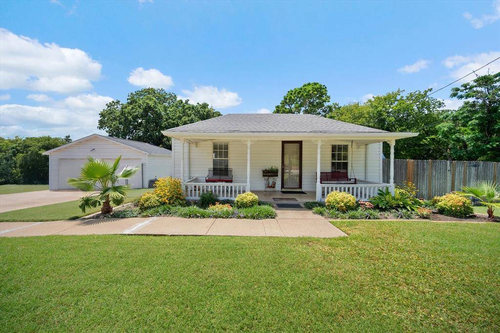 5912 Forest Hill Drive, Forest Hill, TX 76119