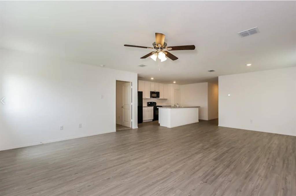 4000 Pleasant Shade Trail, Crowley, TX 76036