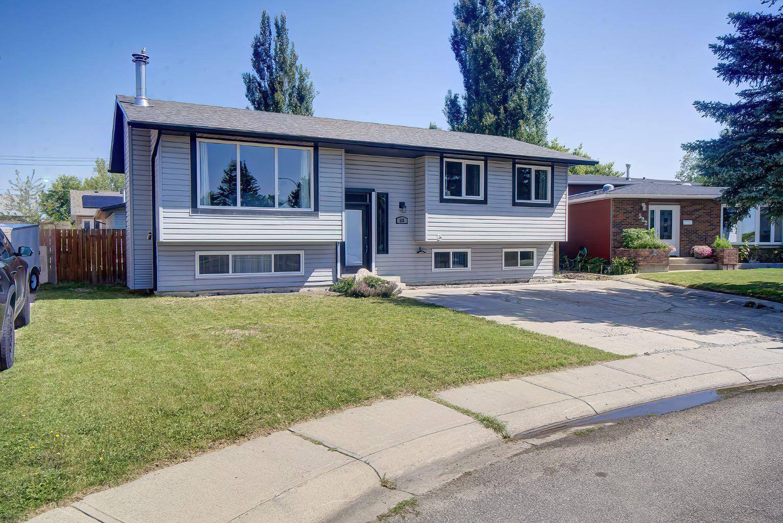 526 50A AVE W, Claresholm, AB T0L 0T0