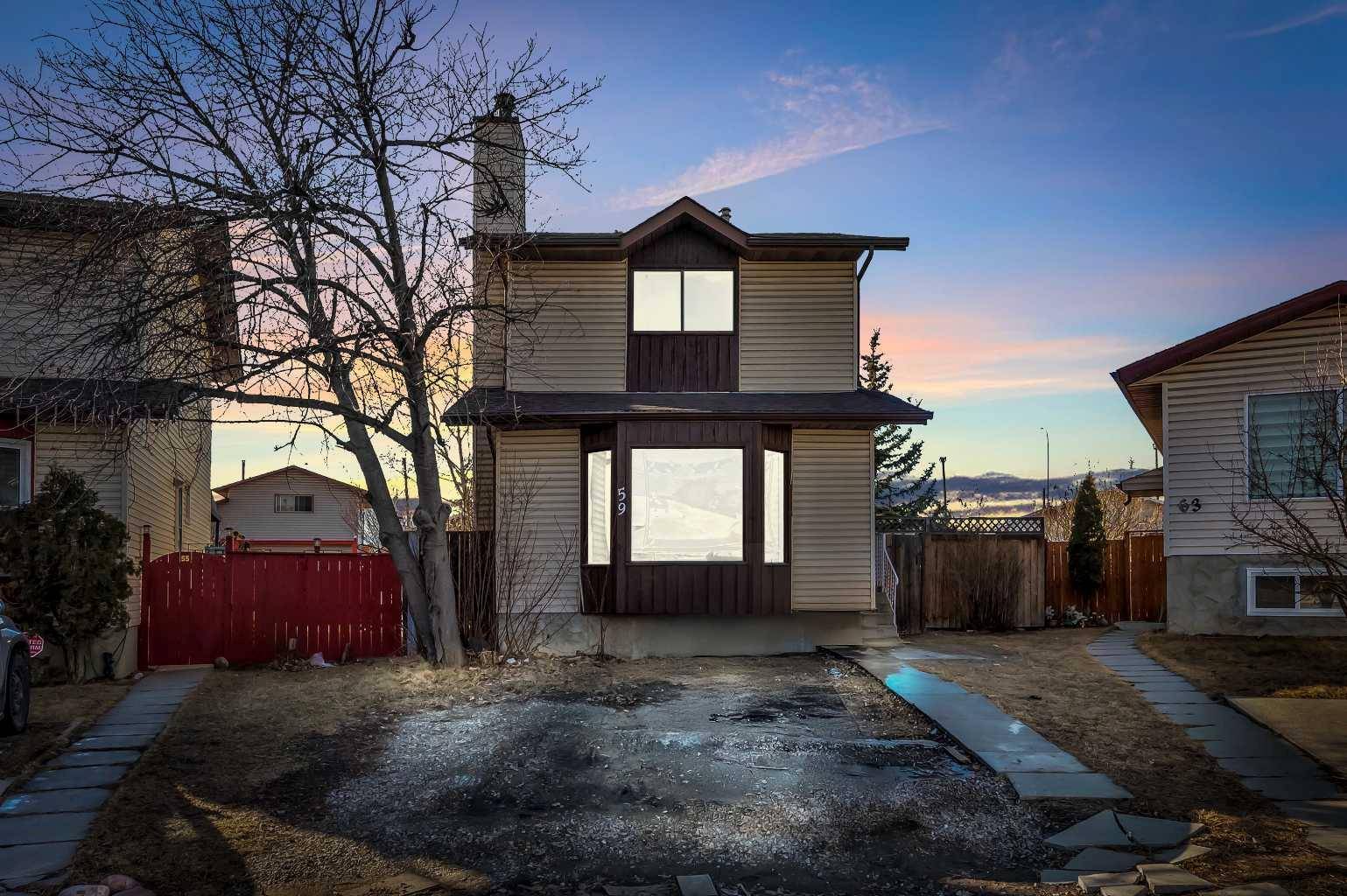 59 Whitehaven RD NE, Calgary, AB T1Y6A5