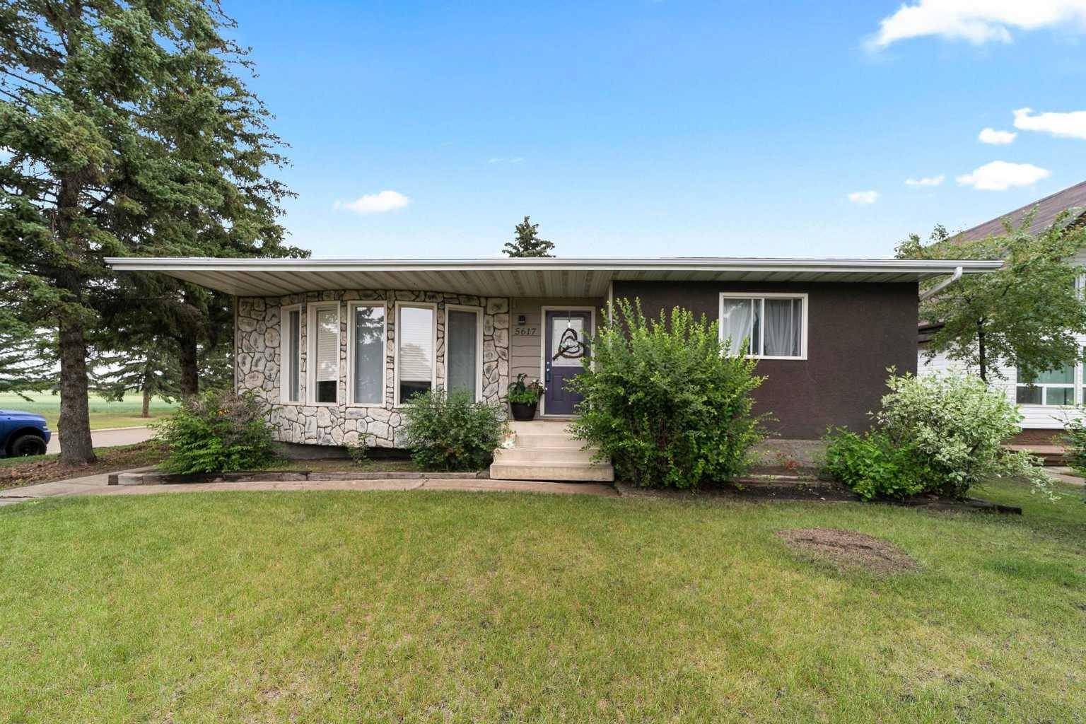5617 47 AVE West, Forestburg, AB T0B 1N0
