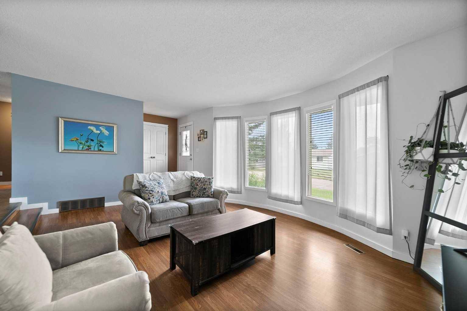 Forestburg, AB T0B 1N0,5617 47 AVE West