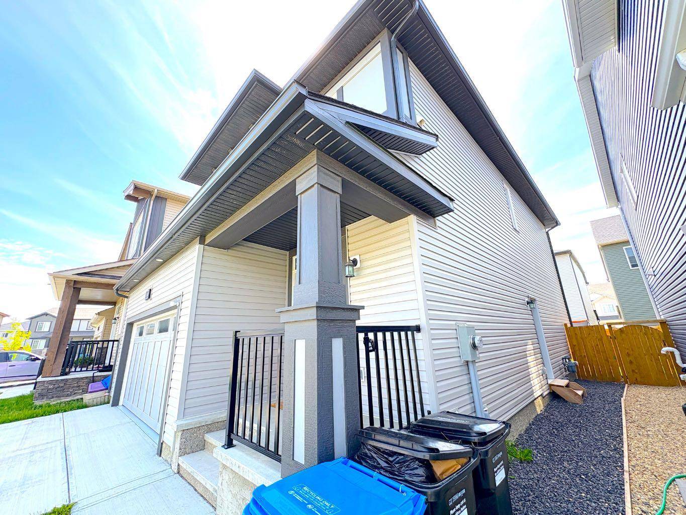 Calgary, AB T3P 1V3,140 Carringham RD NW