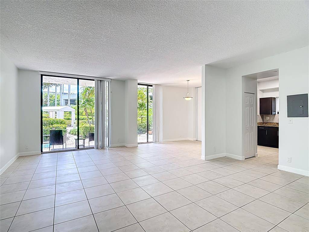 Miami, FL 33180,3300 NE 192nd St #118