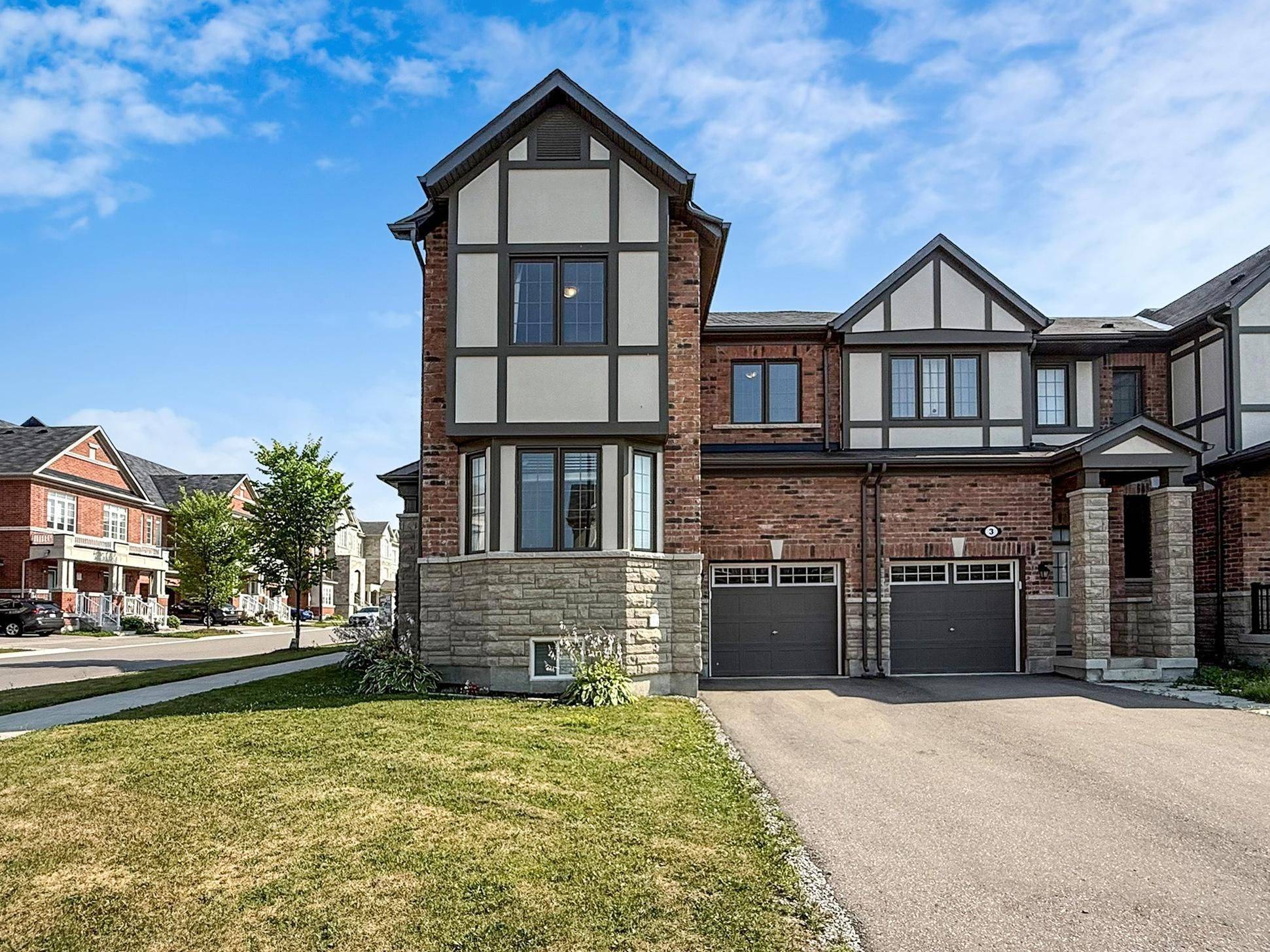 1 Ness DR, Richmond Hill, ON L4S 0J8