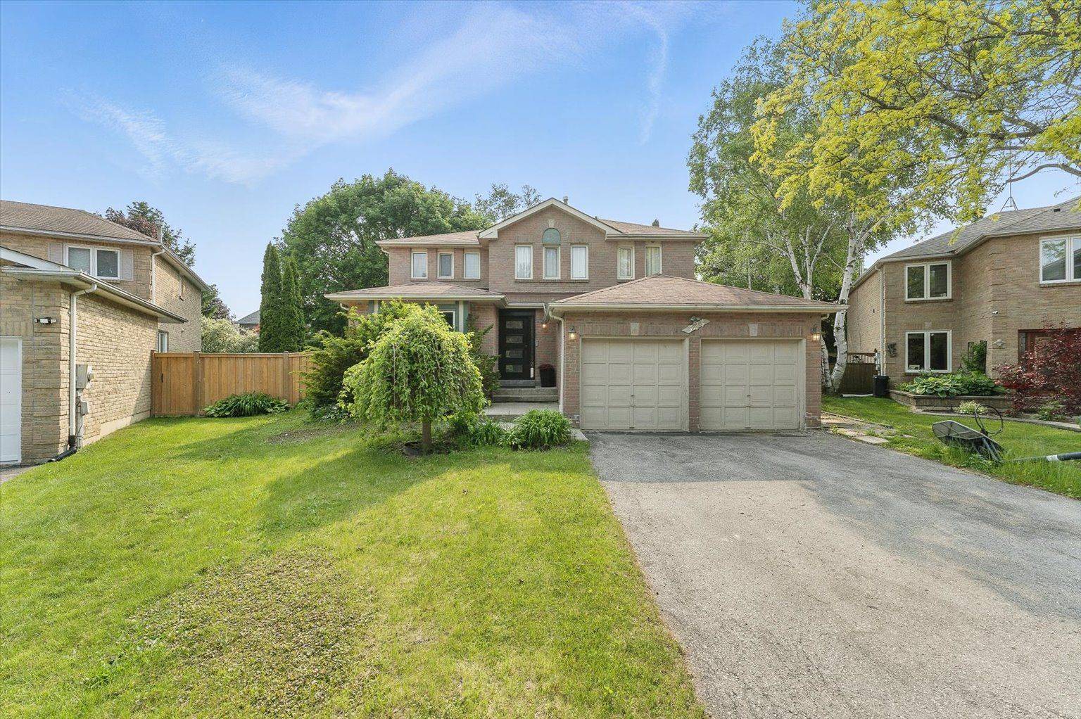 324 Petheram PL, Newmarket, ON L3X 1J7