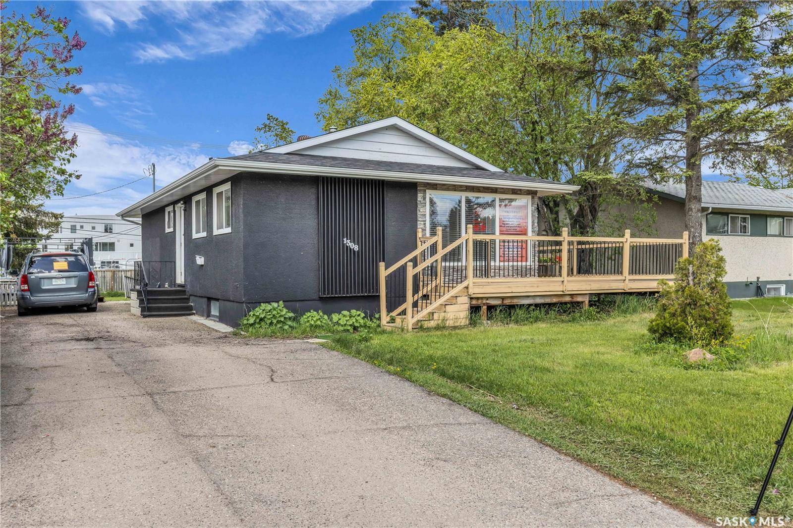 Saskatoon, SK S7H 2V4,1308 Preston AVENUE S