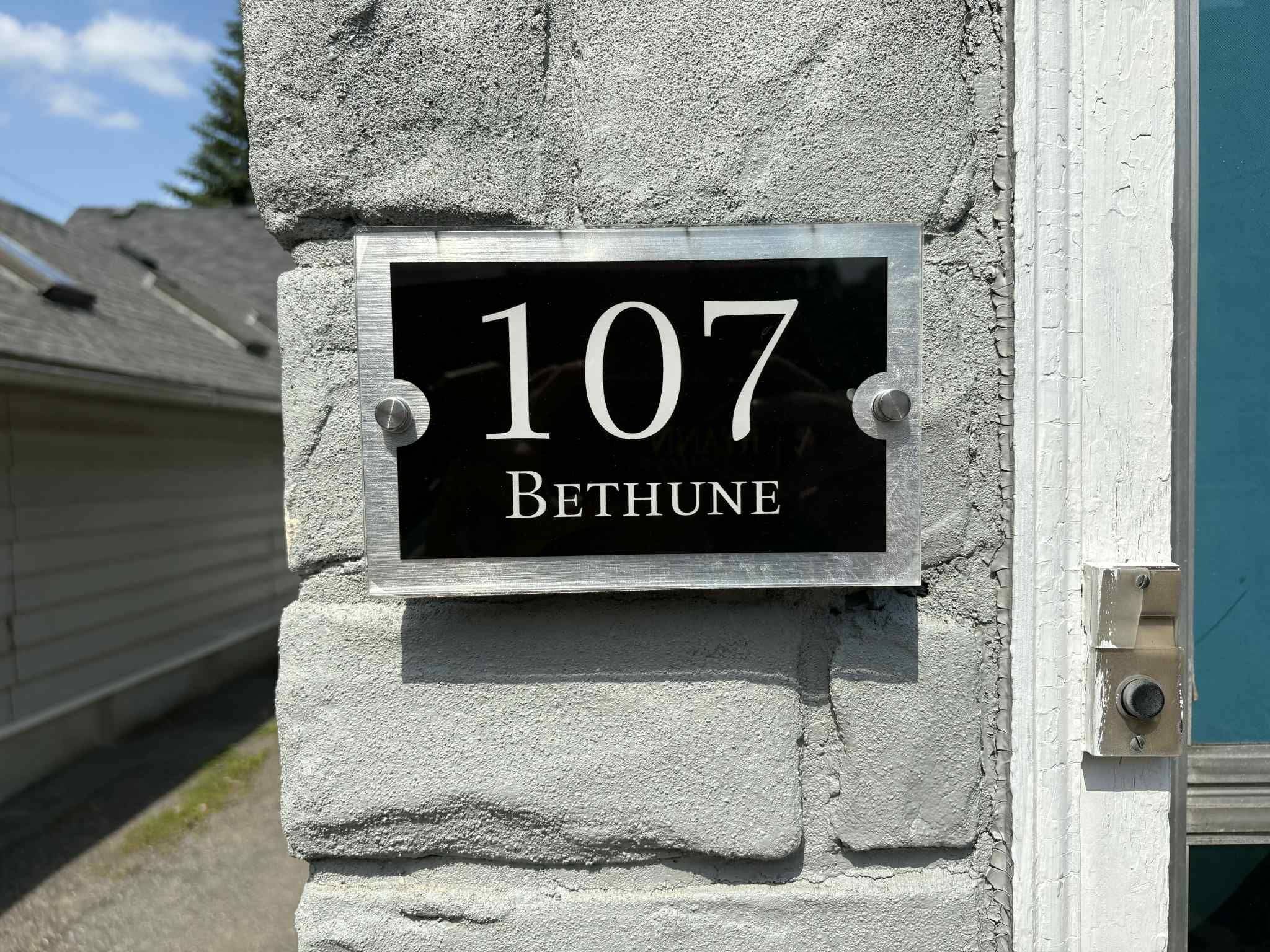 Brockville, ON K6V 2E5,107 Bethune ST