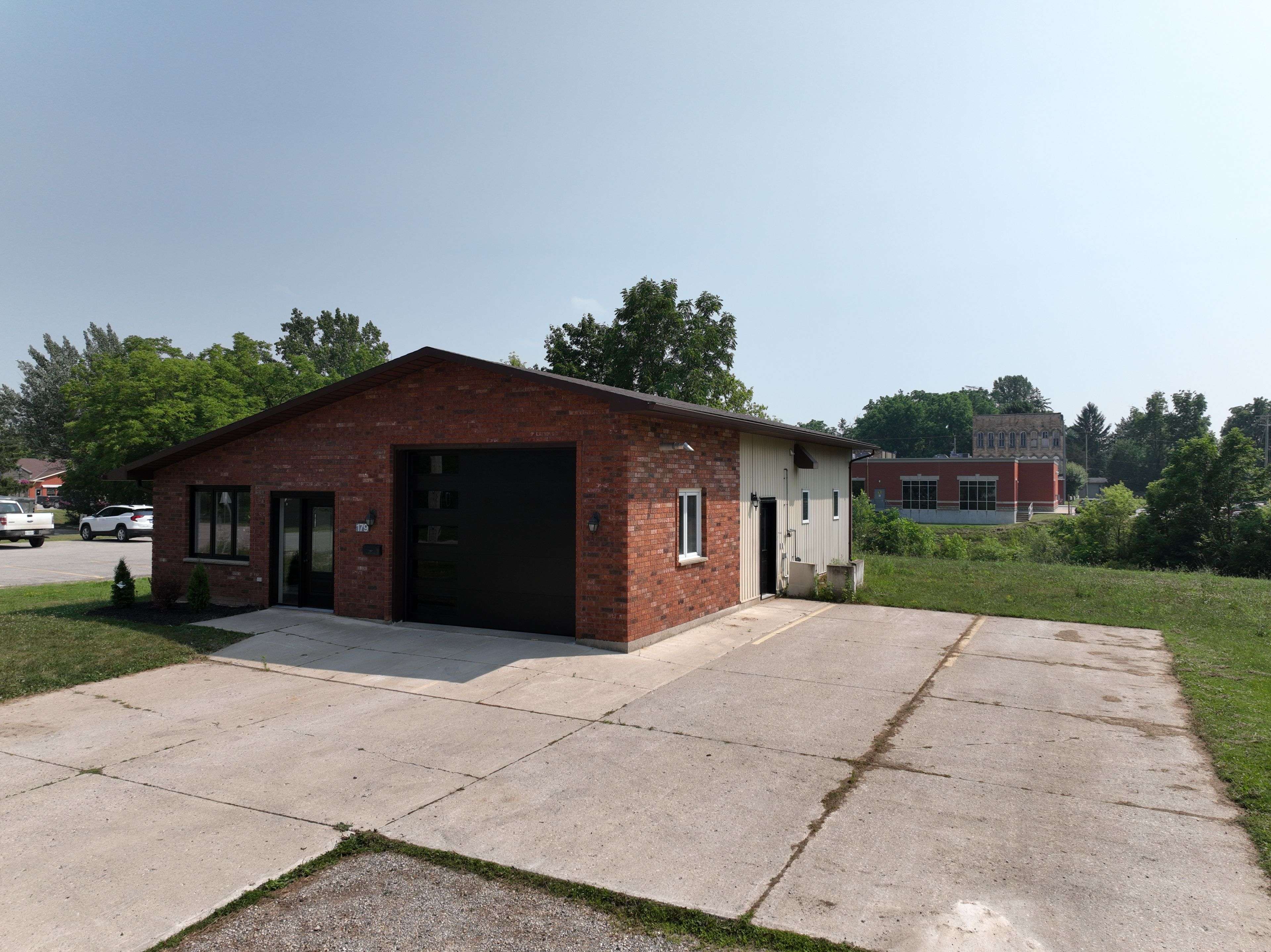 North Middlesex, ON N0M 2K0,179 Mill ST