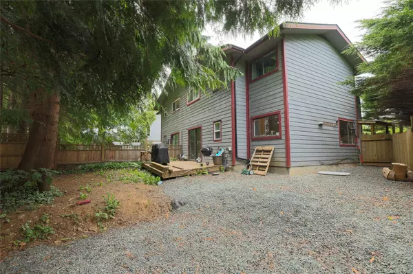 Port Hardy, BC V0N 2P0,7145A Highland Dr