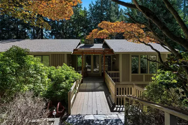 4687 Lochwood Cres, Saanich, BC V8Y 1A9