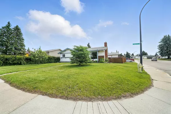 Red Deer, AB T4N 6E5,5 Hart CRES