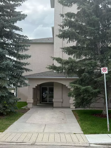 7 Lineham AVE #205, Okotoks, AB T1S1Z2