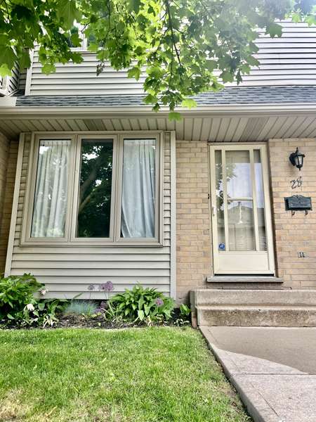 1290 Bentley DR #28, London East, ON N5V 4M3