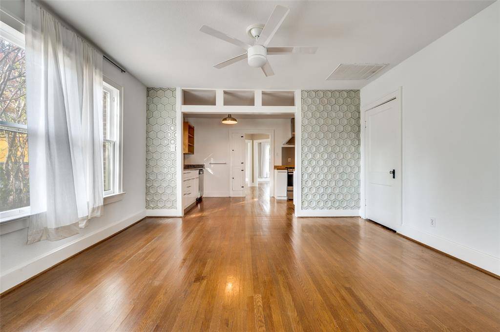 Dallas, TX 75211,2615 W Brooklyn Avenue