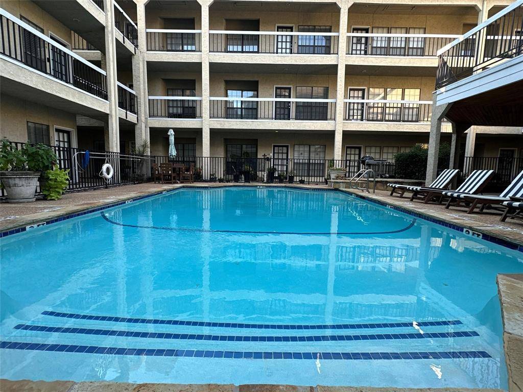 4800 W Lovers Lane #212, Dallas, TX 75209