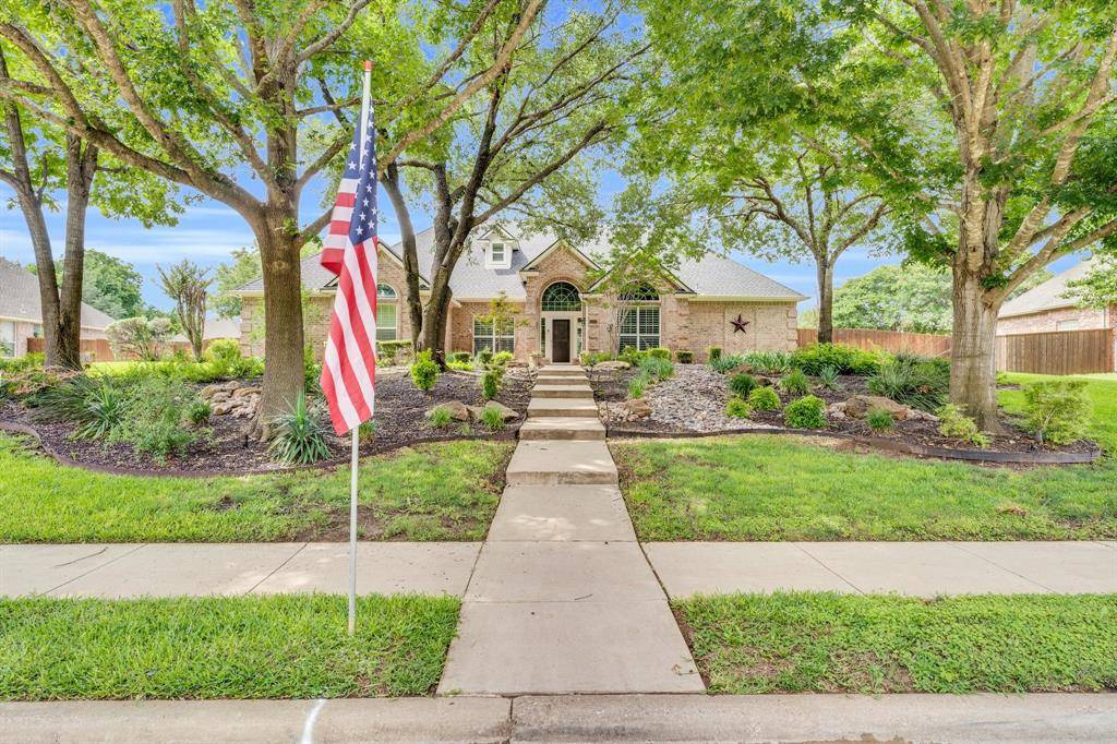 1857 Plum Creek Drive, Midlothian, TX 76065