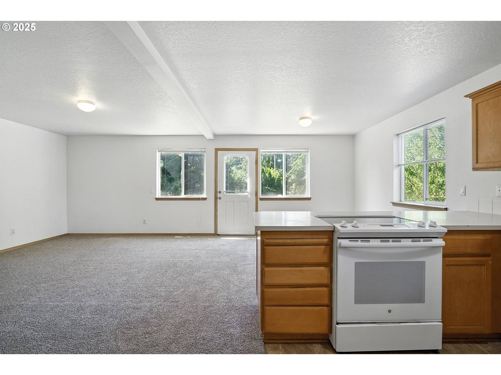 Portland, OR 97216,11614 SE MAIN ST