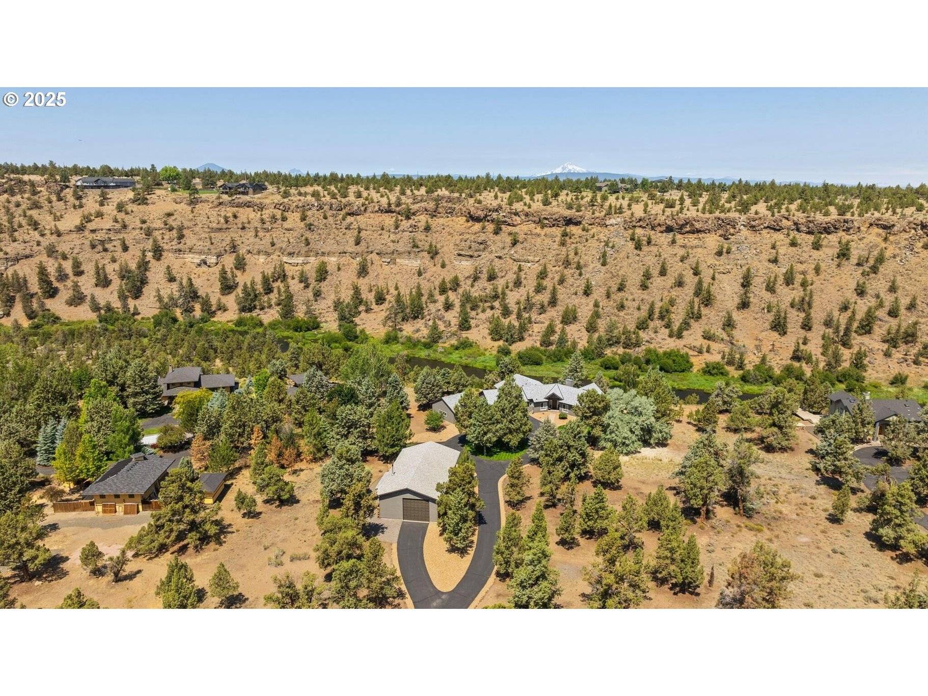 8090 NW GRUBSTAKE WAY, Redmond, OR 97756
