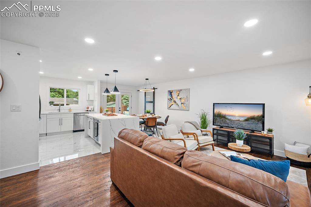 Colorado Springs, CO 80909,1609 Kingsley DR
