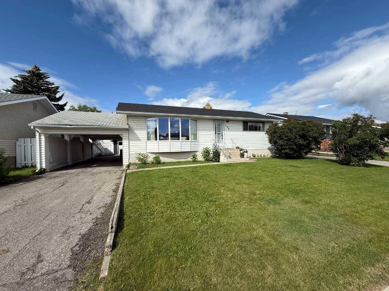 105 Lodgepole DR, Hinton, AB T7V1E4