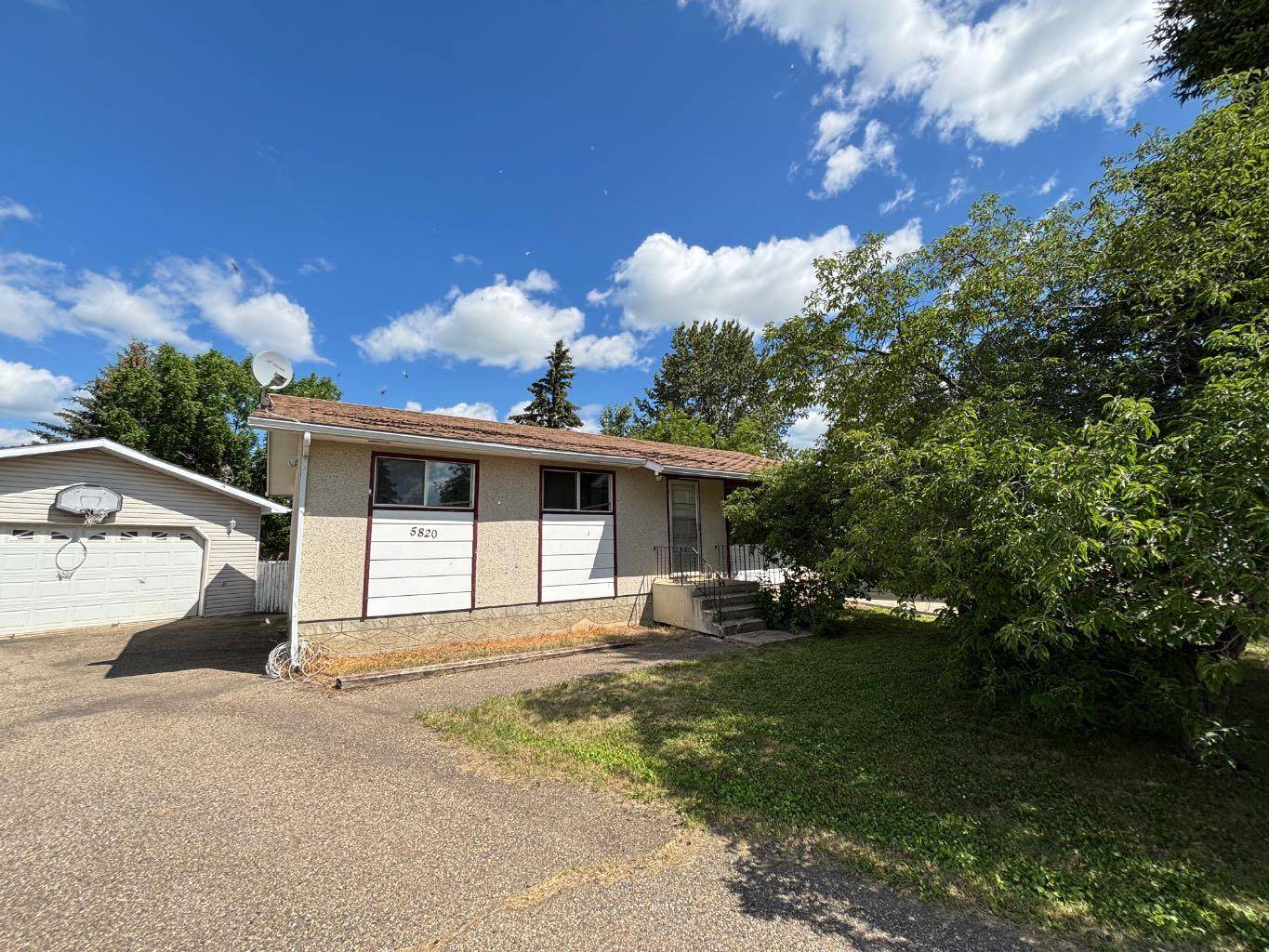 5820 47th Street, High Prairie, AB T0G 1E0