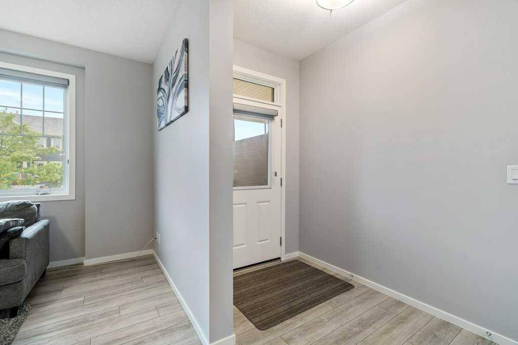 Calgary, AB T2X 4K5,344 Yorkville AVE Southwest