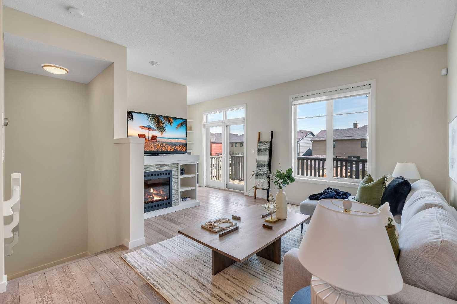 Calgary, AB T2X 0Y4,534 Walden CIR SE