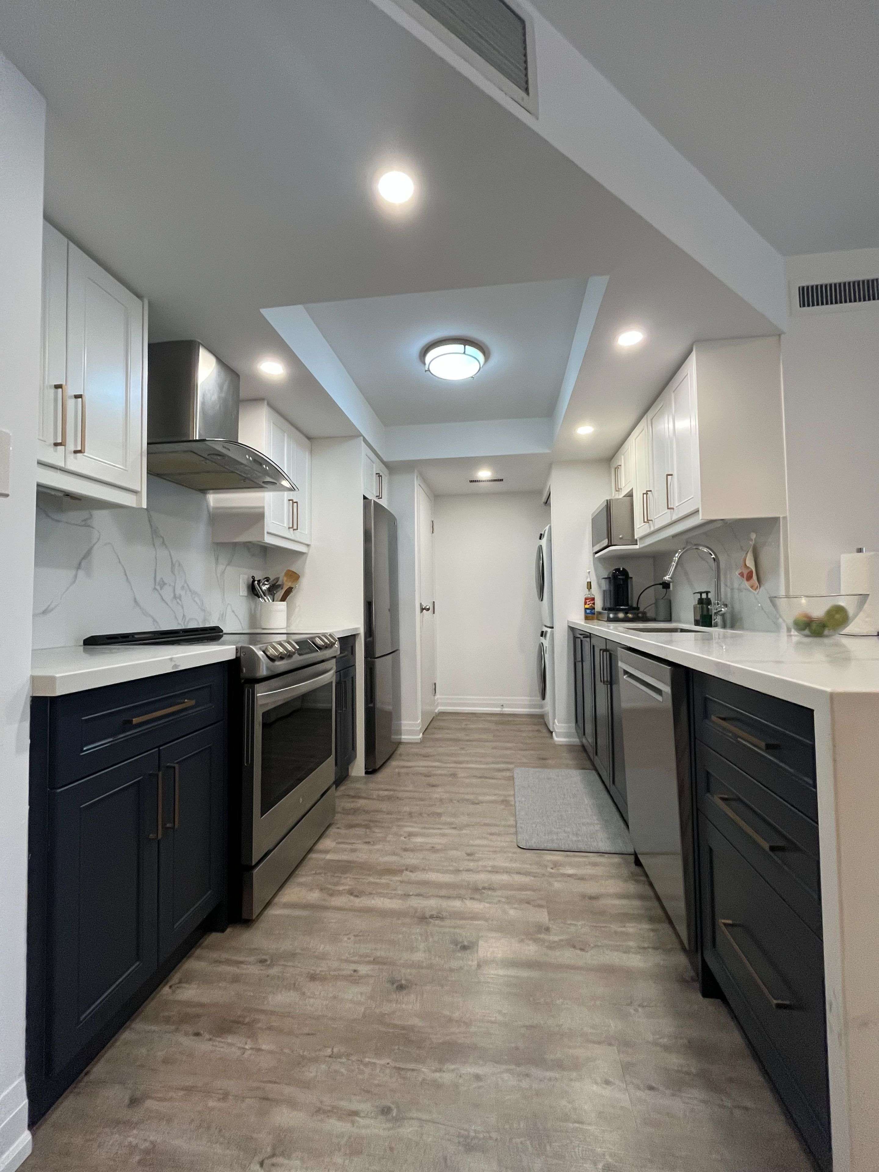 Toronto C01, ON M5S 3A6,1001 Bay ST #1705