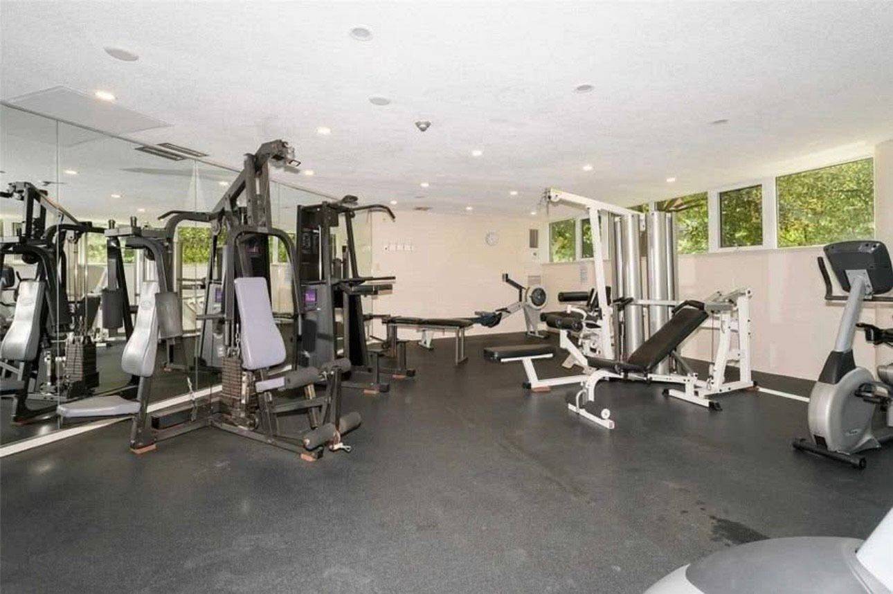 Toronto E11, ON M1B 3G9,20 Dean Park RD #1216
