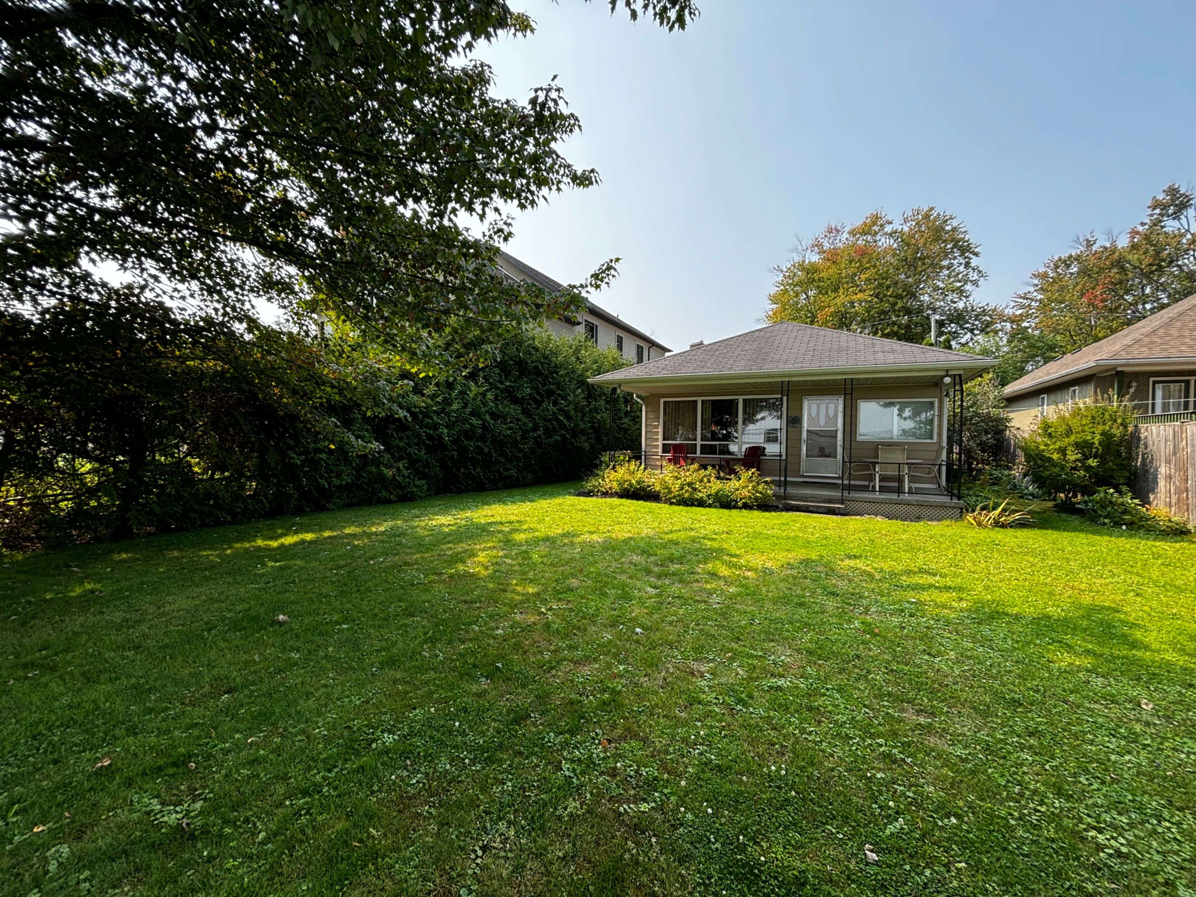 Innisfil, ON L0L 1R0,297 Beach RD