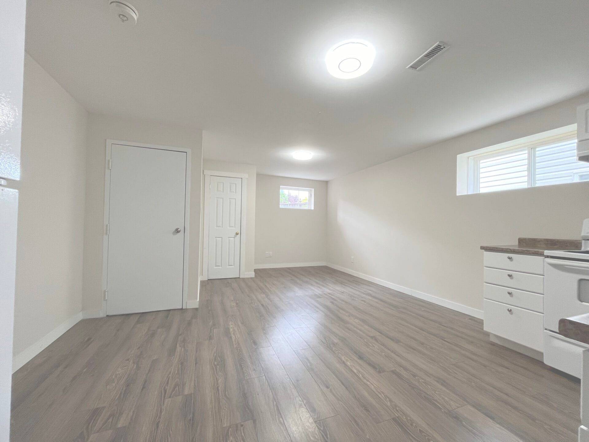 Barrie, ON L4N 8B2,44 Moir CRES #Lower Level