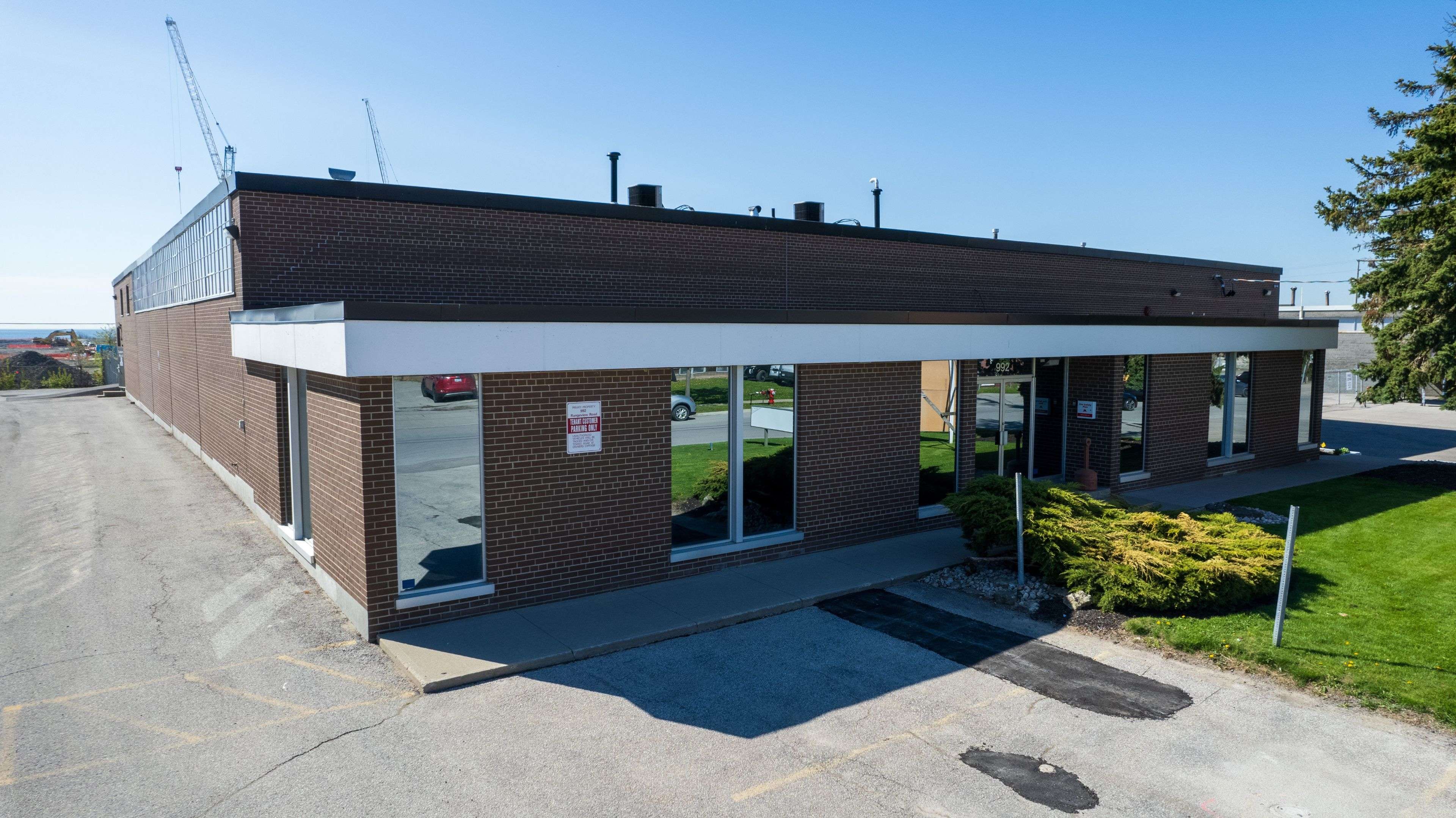 Mississauga, ON L5E 1H3,992 Rangeview RD