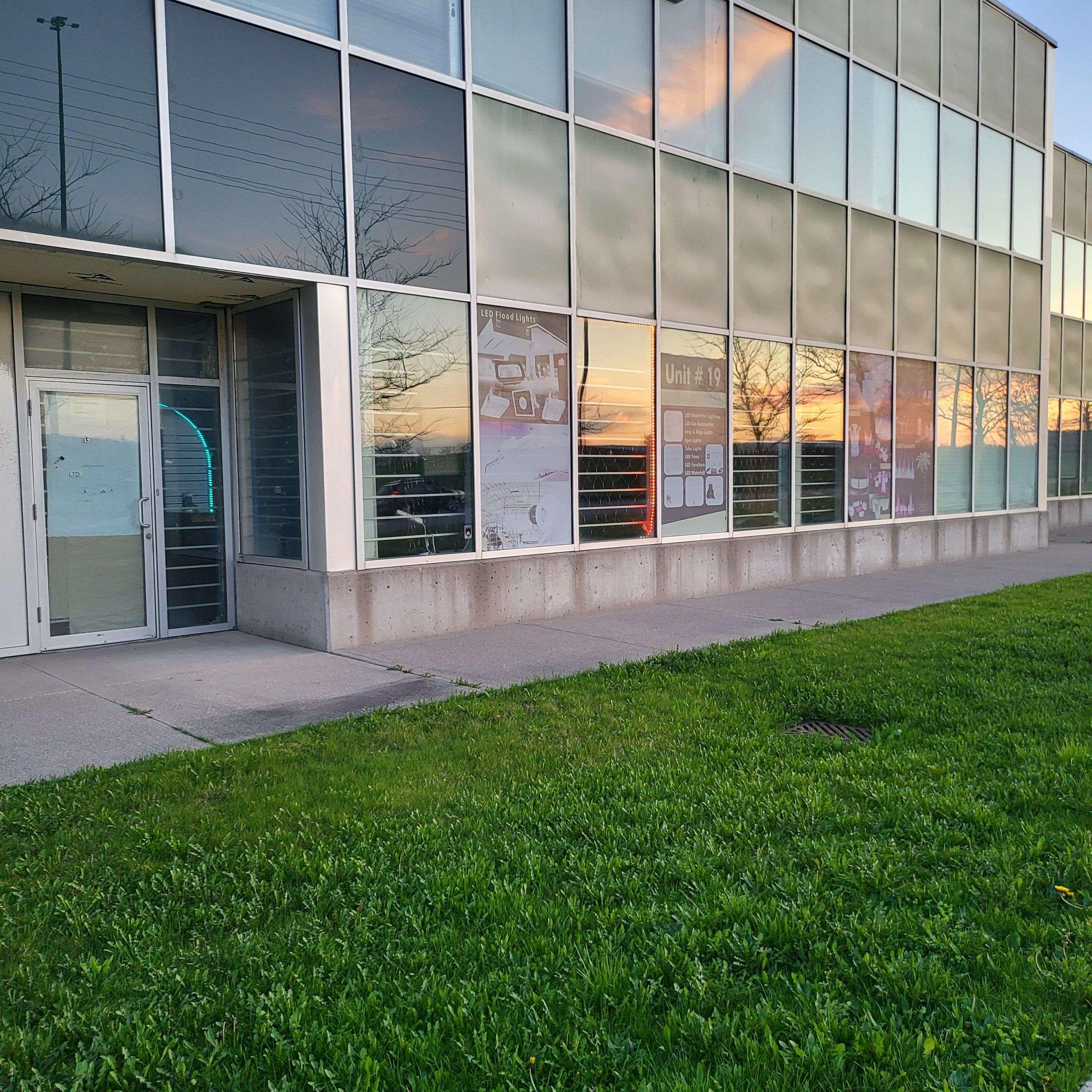 Toronto W10, ON M9W 0A2,7001 STEELES AVE W #19