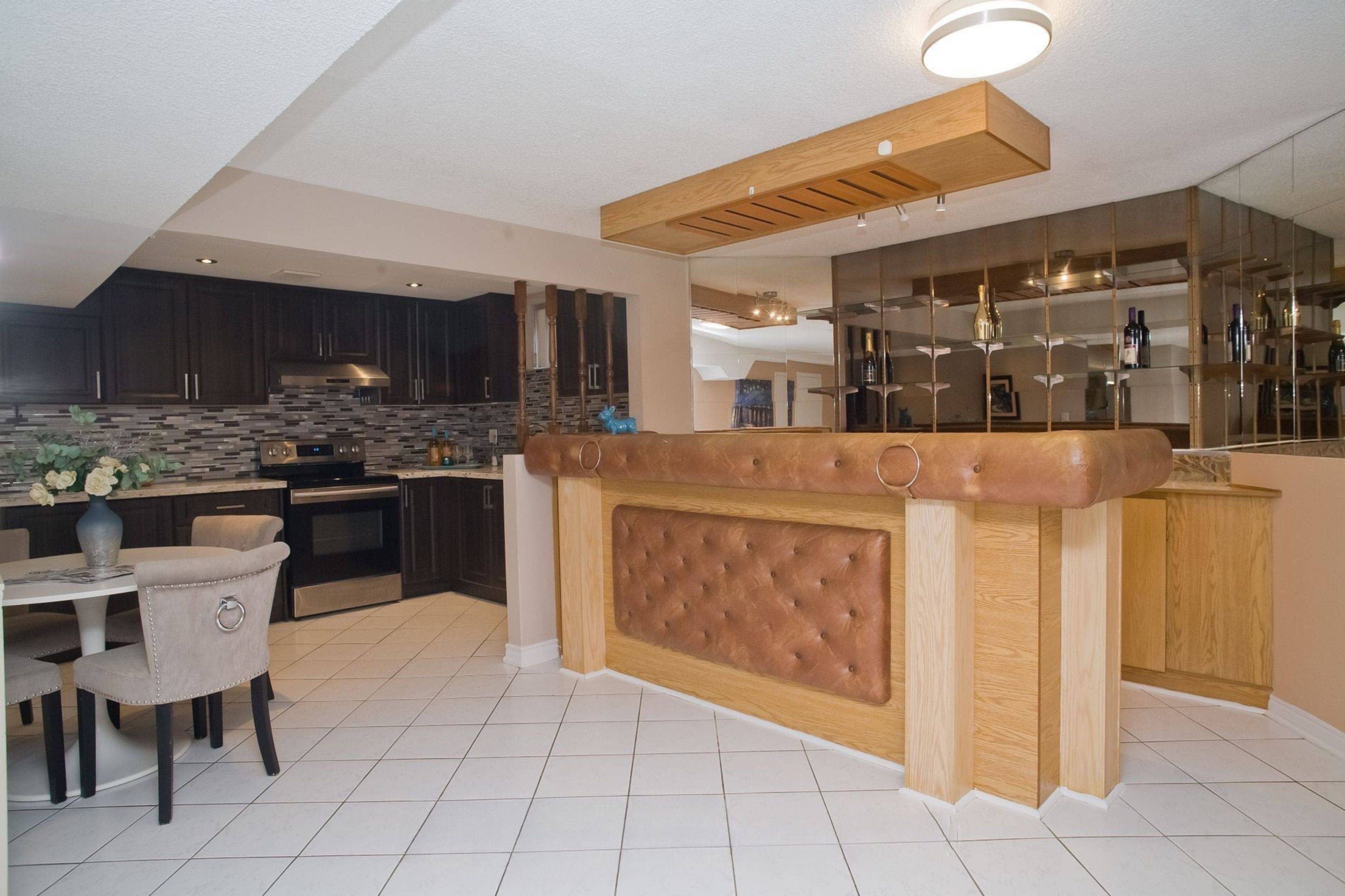 Mississauga, ON L5B 2Y1,487 Cullen AVE #Basement