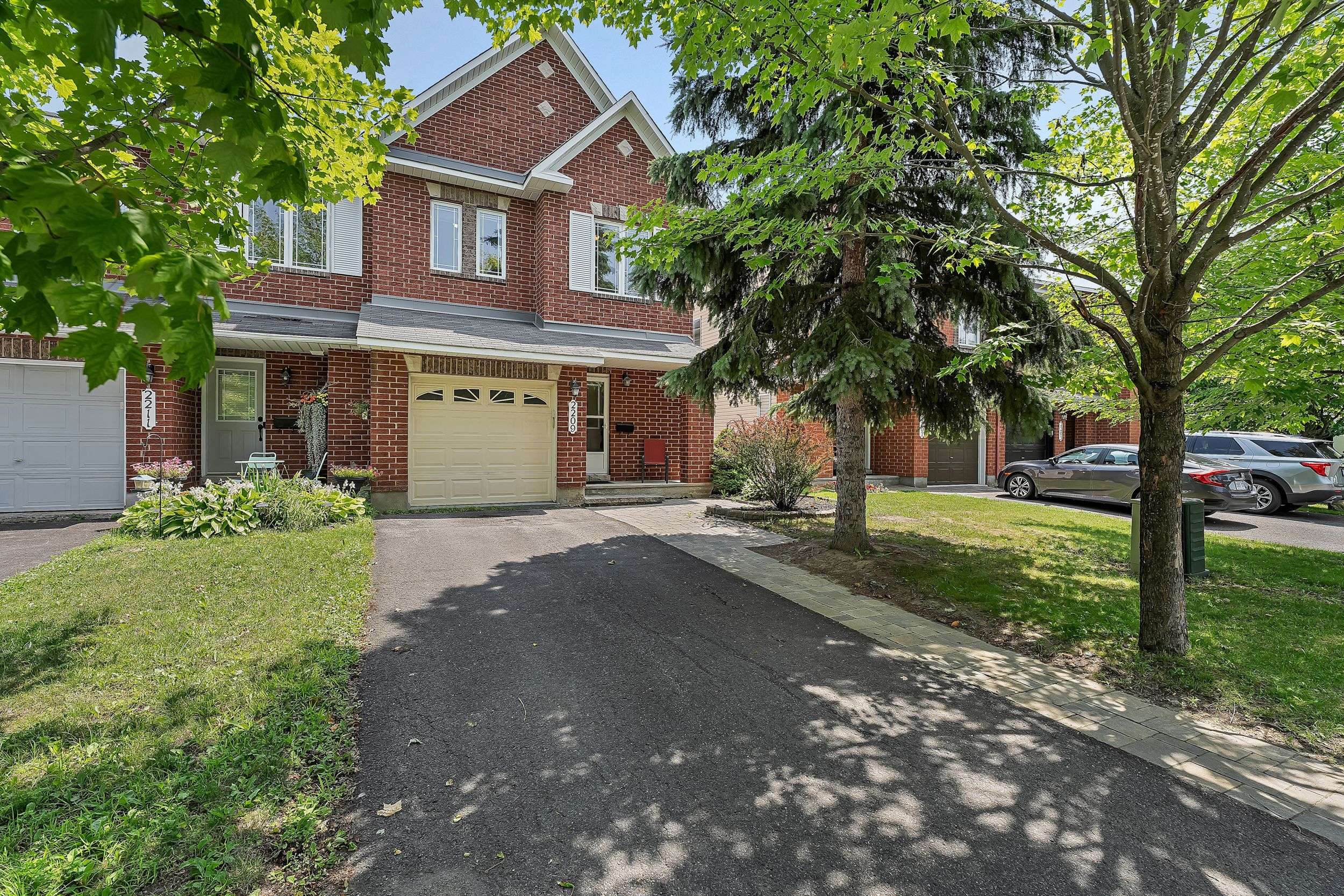 2209 Silverado CRES, Orleans - Cumberland And Area, ON K4A 4V2