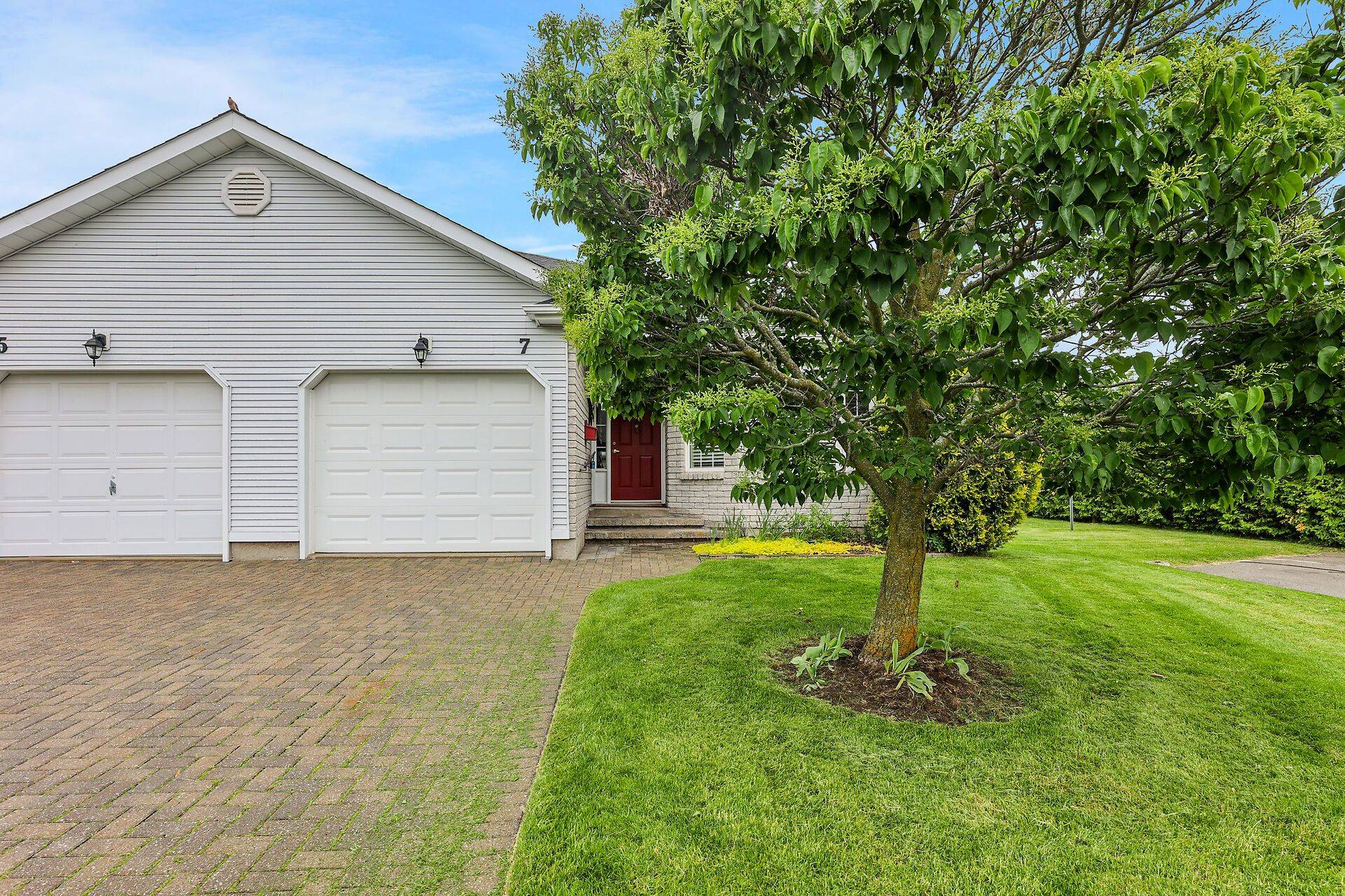 7 Village DR, West Lincoln, ON L0R 2A0