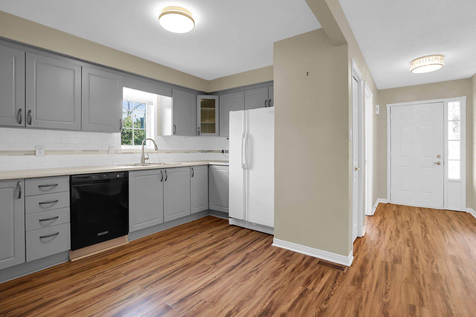 West Lincoln, ON L0R 2A0,7 Village DR