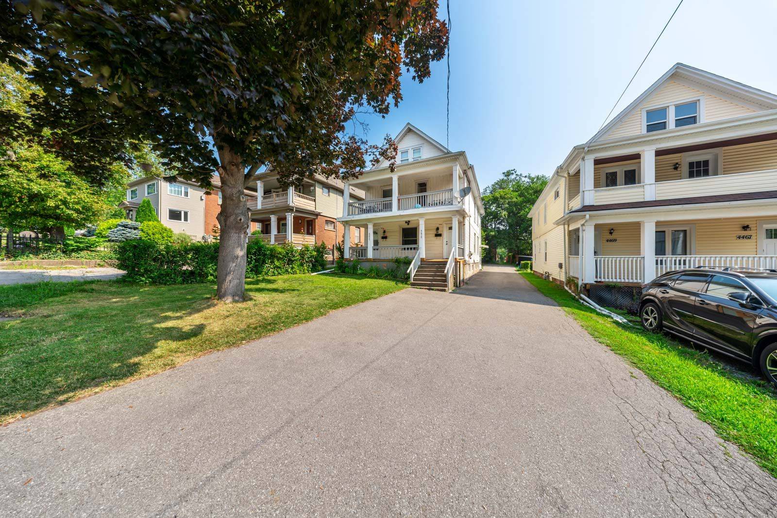 Niagara Falls, ON L2E 1A2,4475-4477 Hiram ST