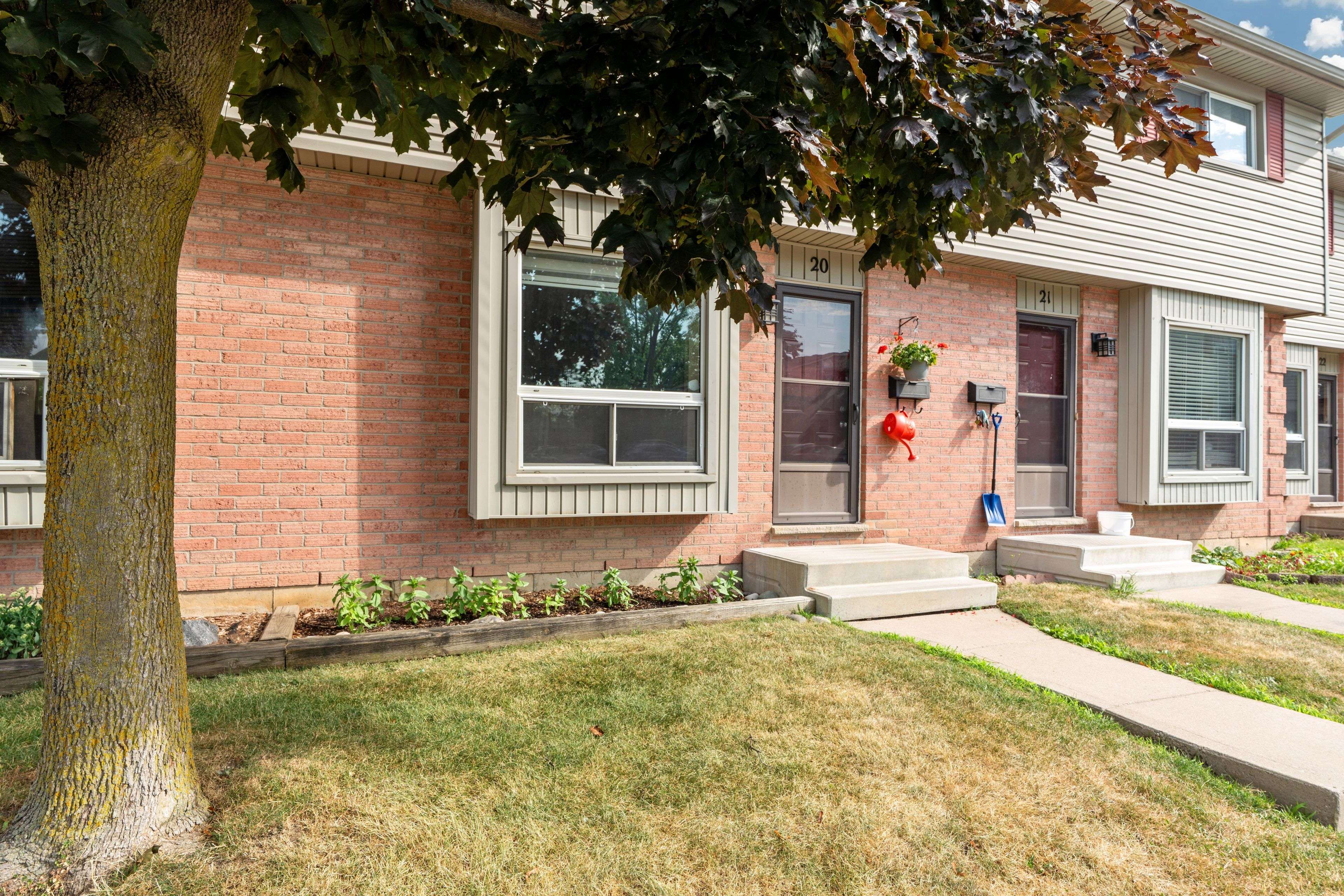 London East, ON N5Y 5J6,1200 Cheapside ST #20