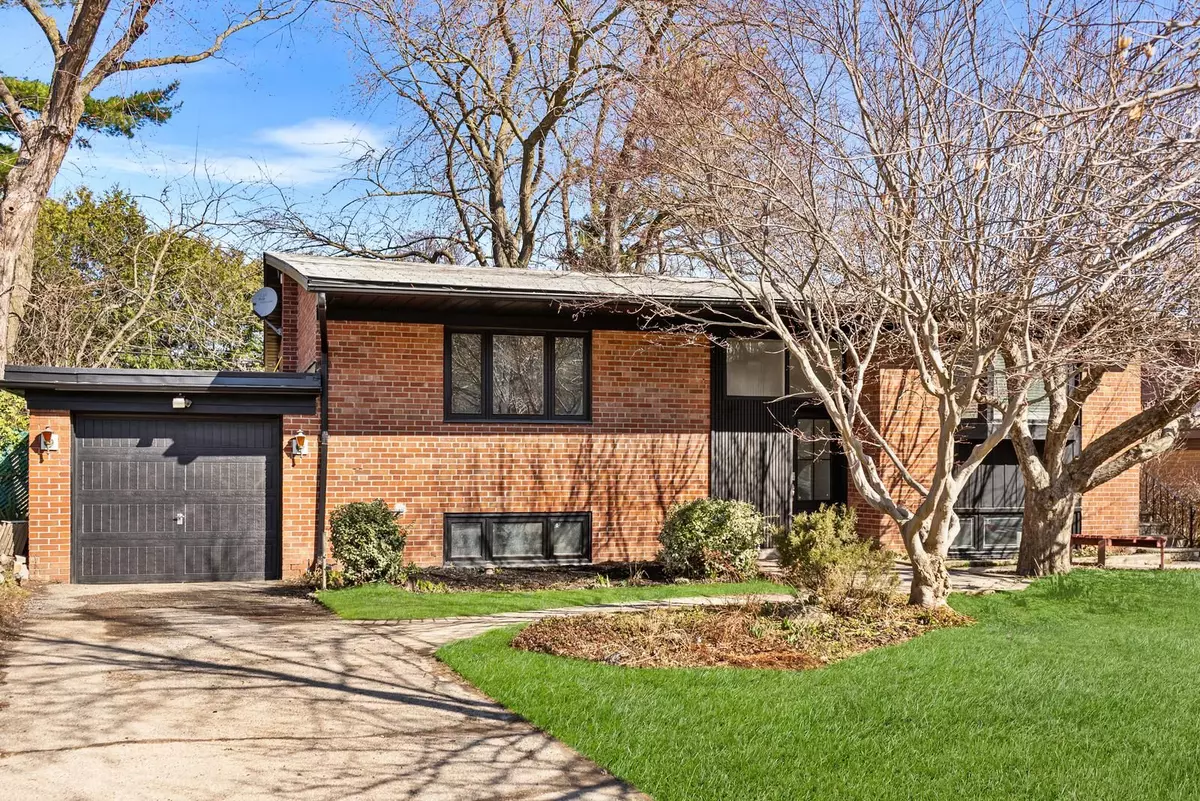 Toronto C13, ON M3B 2J2,26 Grangemill CRES